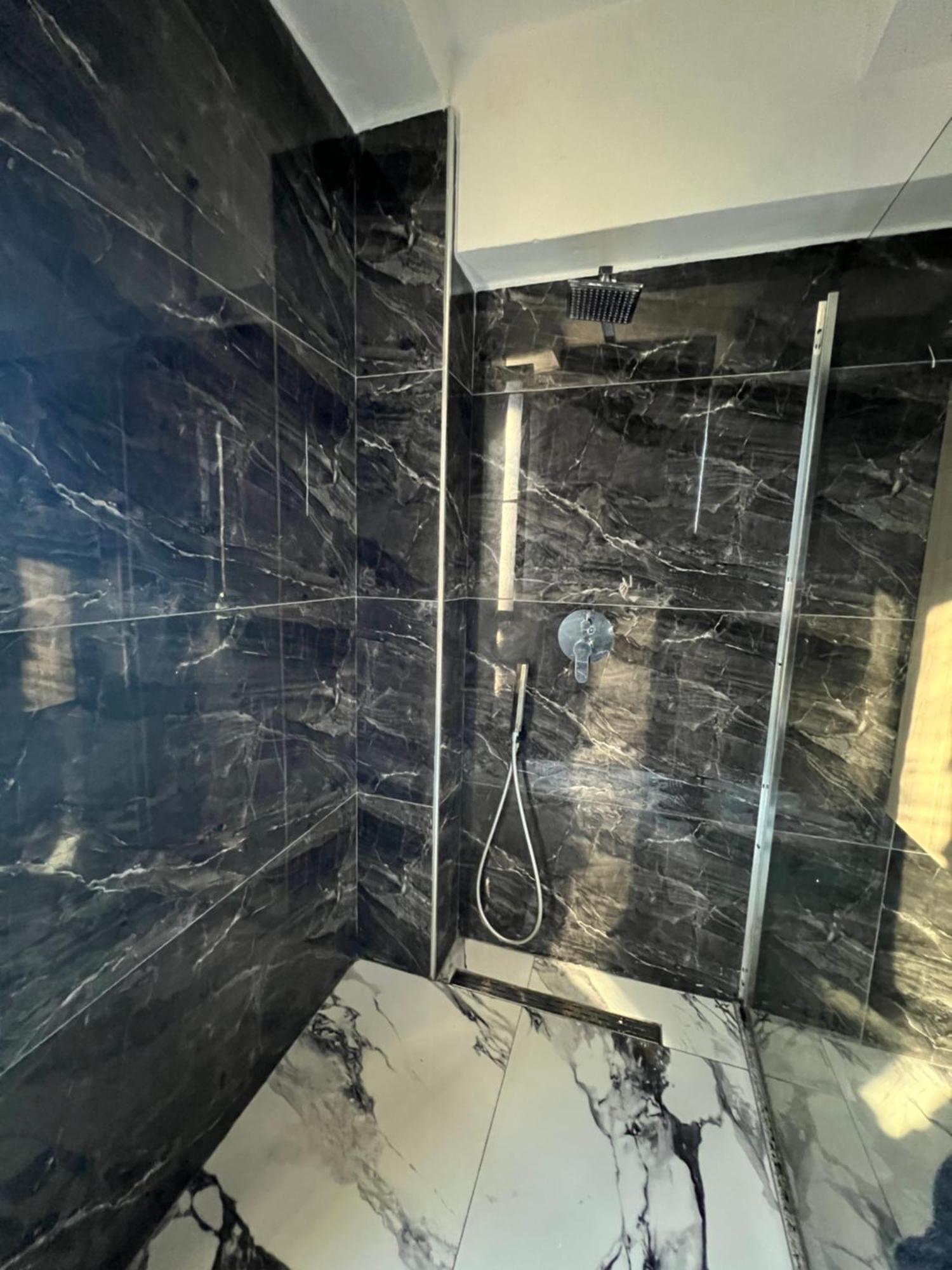 Piazza City Center Apartment Tiranë Ngoại thất bức ảnh